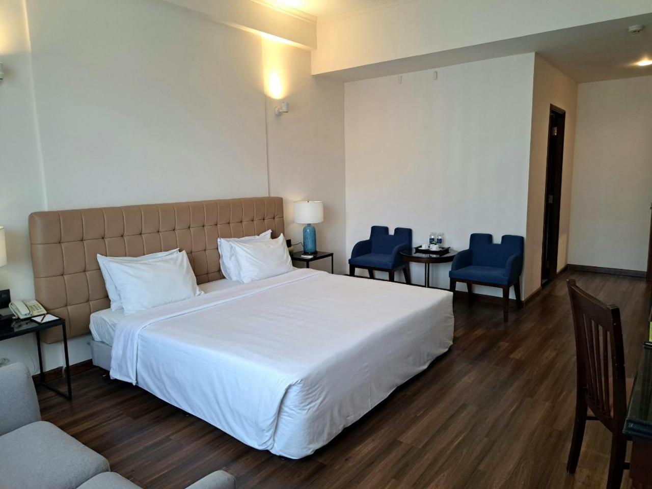 Liberty 2 Hotel Хошимин Экстерьер фото