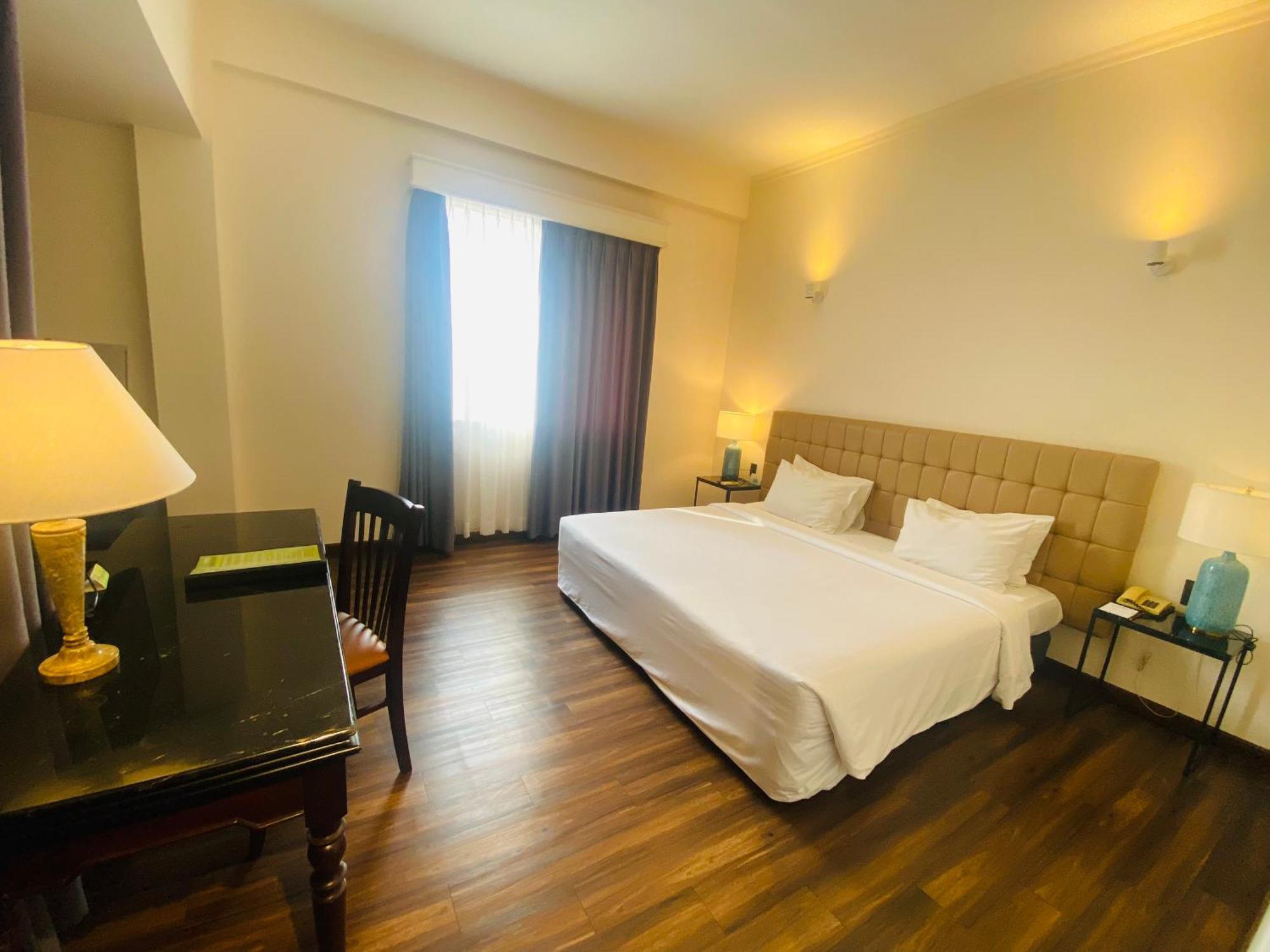 Liberty 2 Hotel Хошимин Экстерьер фото