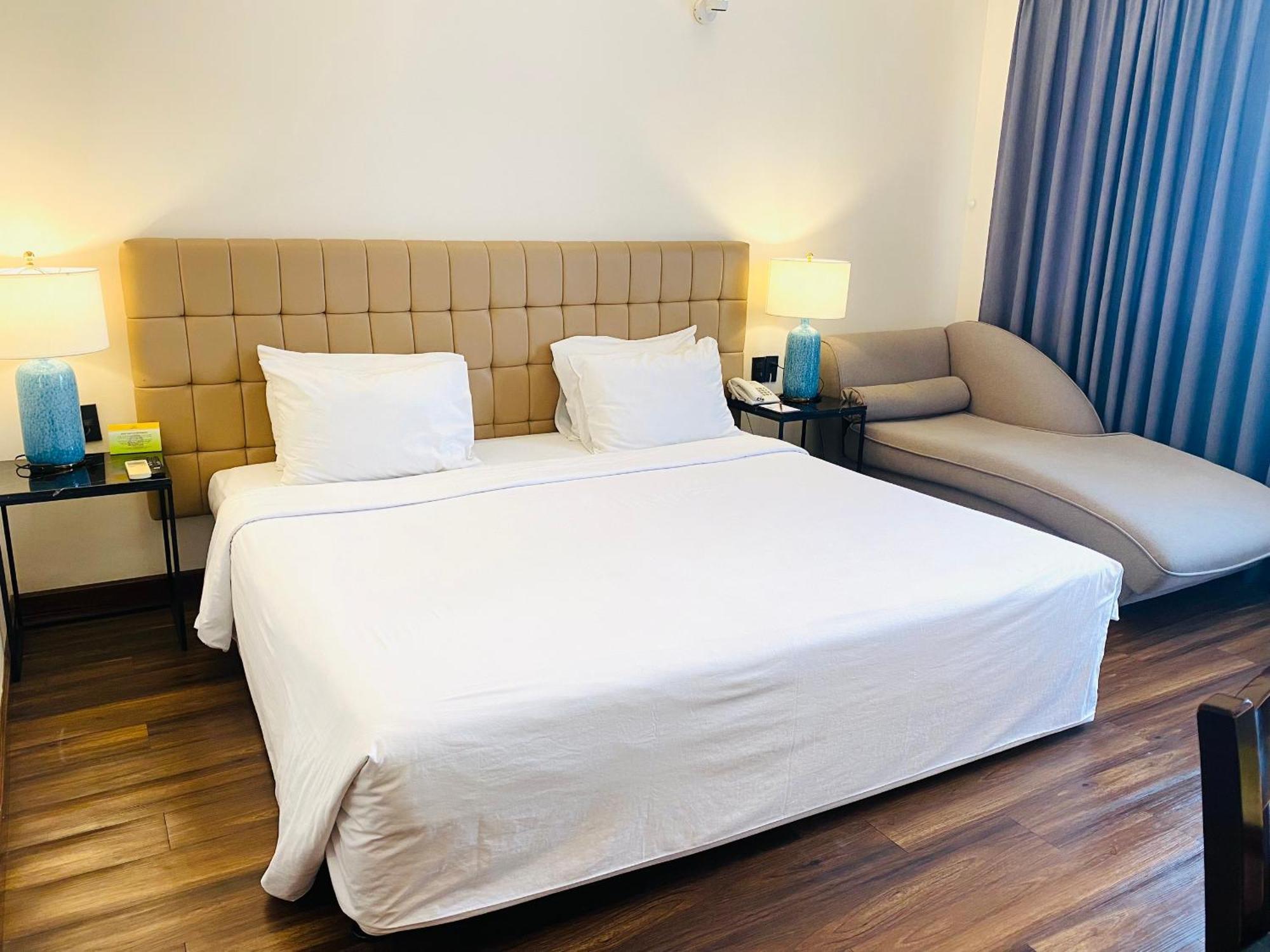 Liberty 2 Hotel Хошимин Экстерьер фото